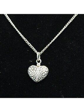 Vintage Silver Tone Ornate Heart Pendant Necklace 17-Inch Chain